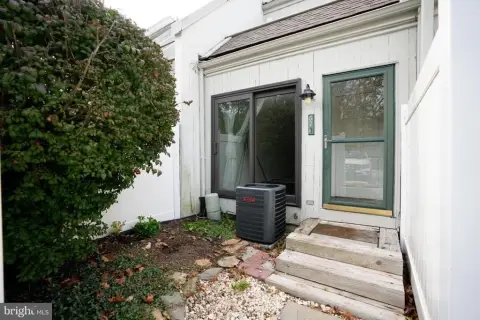 Updated Townhome in Summit House