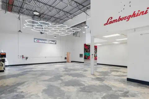 Office/Industrial End Unit in Bluffdale