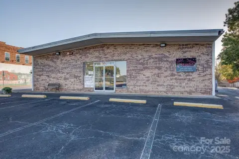 Versatile Commercial Building, Kings Mountain