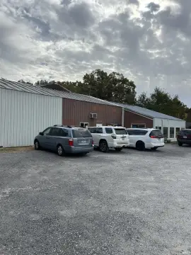 Retail Outlet on Large Lot