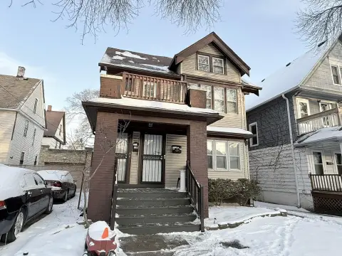 Milwaukee Duplex with Income Potential