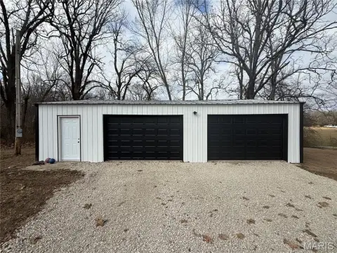 Phillipsburg Shop Building on Acreage