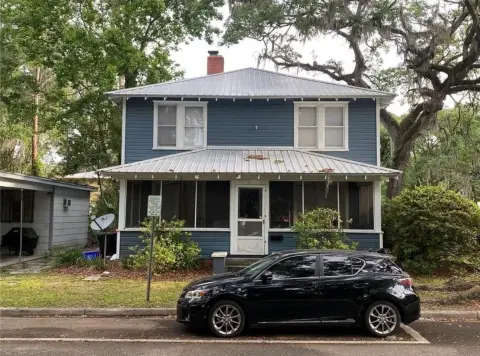 Gainesville Duplex with Studio Apartment