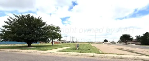 Commercial Land with Garage in Amarillo