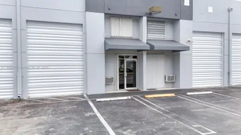 Versatile Miami Office/Warehouse Opportunity