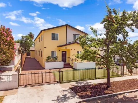 Modern Los Angeles Duplex For Sale