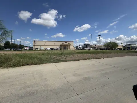 Prime Commercial Lot in Laredo