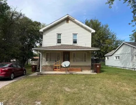 Well-Kept Duplex in Alma, MI
