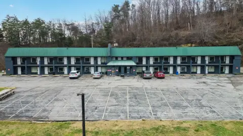 Picture of Motels at S Wilderness Rd 1798, Mount Vernon, KY