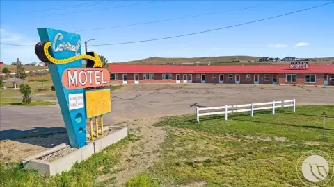 17-Unit Motel with Residence