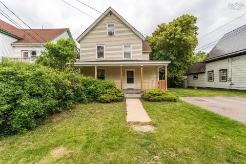 Six-Bedroom Duplex with Updated Roof