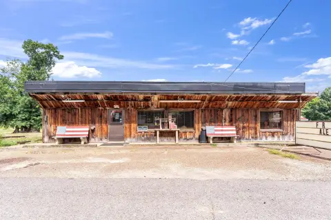 Furnished Cafe with Living Quarters