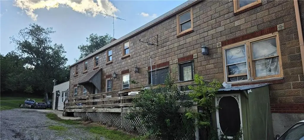 2115 Main St, Atchison, KS 66002-2114