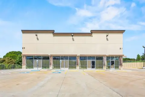 New Retail Storefront in Dallas