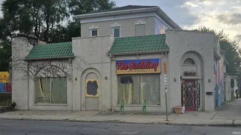 Fort Wayne Storefront Building