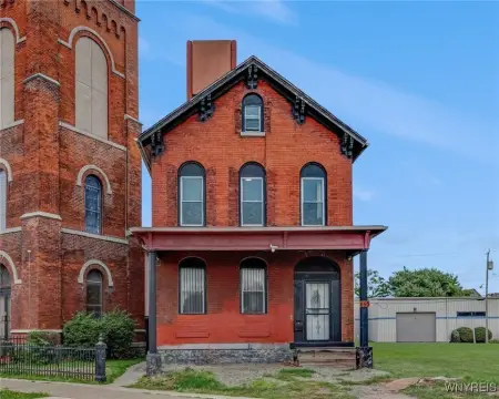 Renovated Brick Home Skyline Views