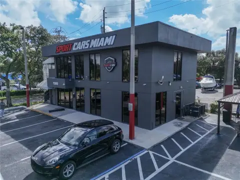 Renovated Dealership on High-Traffic Corridor