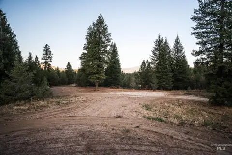 Exceptional Mountain Estate Land Opportunity