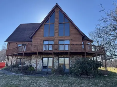 Private 10-Acre Wooded Retreat