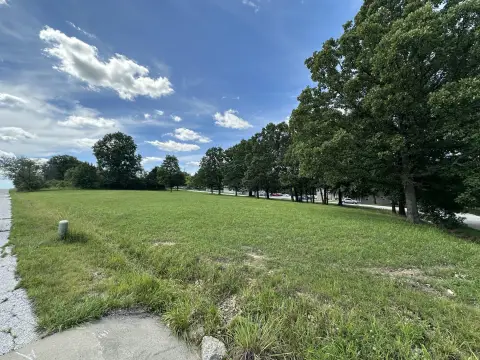 Subdividable Lot Near Highway 65