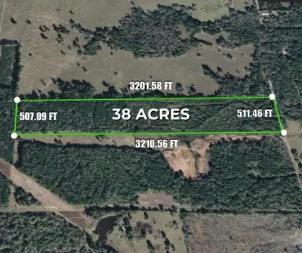 Expansive Land Parcel in Marshall