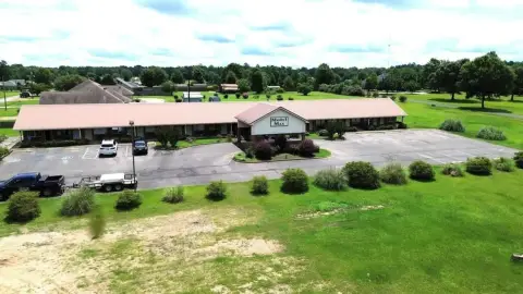 Profitable Motel in Growing Pollock