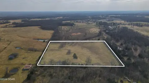 10 Acres in Anderson, MO