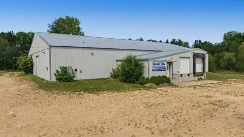 Warehouse With Outdoor Yard