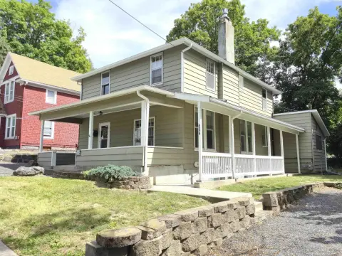 Craftsman Duplex with Studio