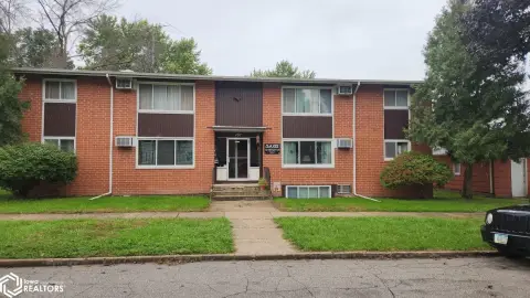 5-Unit Brick Apartment Building