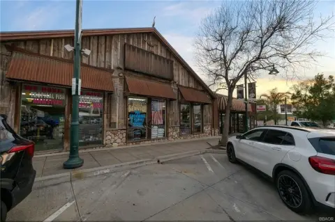 Established Pet Supply Business