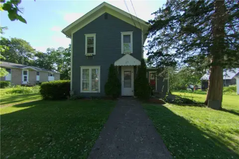 Charming Duplex in Livonia Village