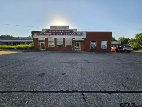 Historic Commercial Building on Courthouse Square