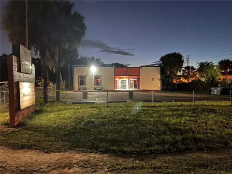 Turnkey Laundromat Near UF Health