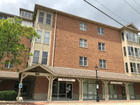 Commercial Condo in Downtown Roselle