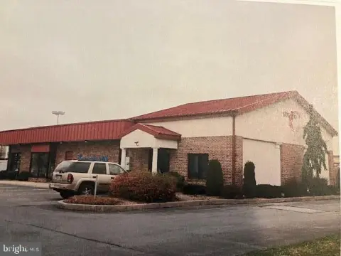 Corner Retail Space Near Mall