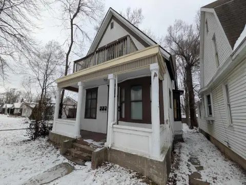 Fourplex Near Electric Works
