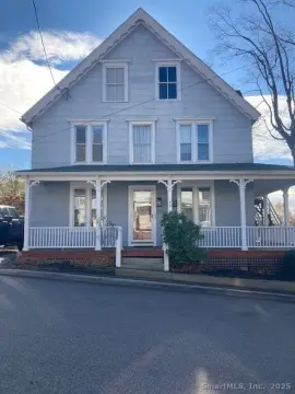 Groton Triplex with Thames River Views