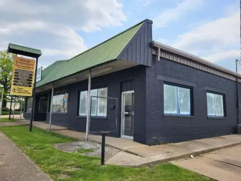 Mountain Grove Retail Space For Sale