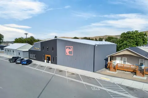 Fitness Center with Basketball Court