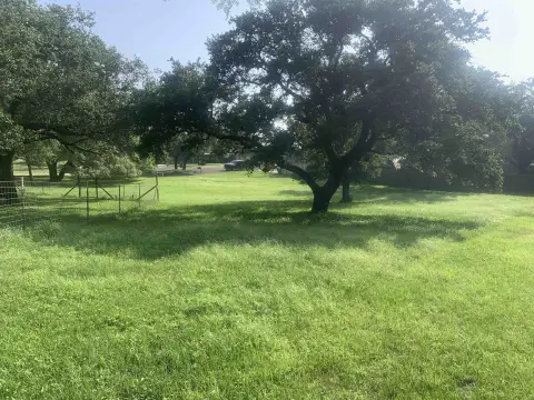 Residential Lot in Llano Oaks