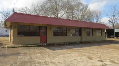 Kosciusko Commercial Building For Sale