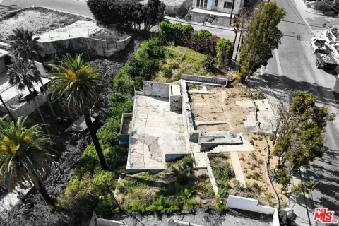 Oversized Lot in Pacific Palisades