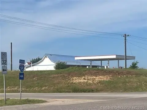 Marietta, OK Mixed-Use Property