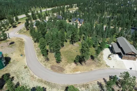 Residential Lot in Powder House