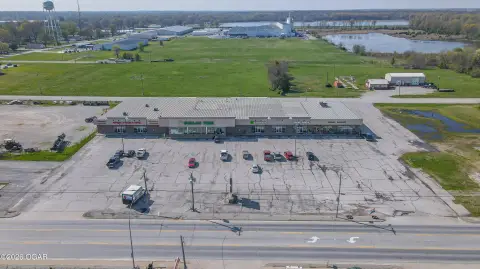 Lamar, MO Strip Center