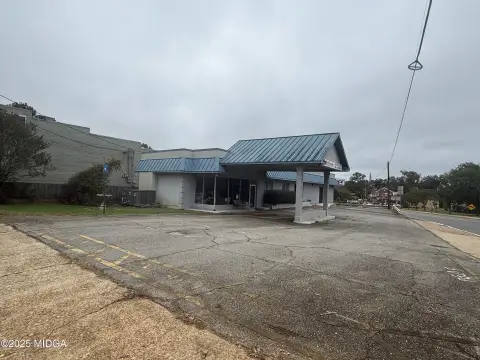 Downtown Commercial Building For Sale