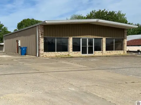 Retail Building on South Fourth