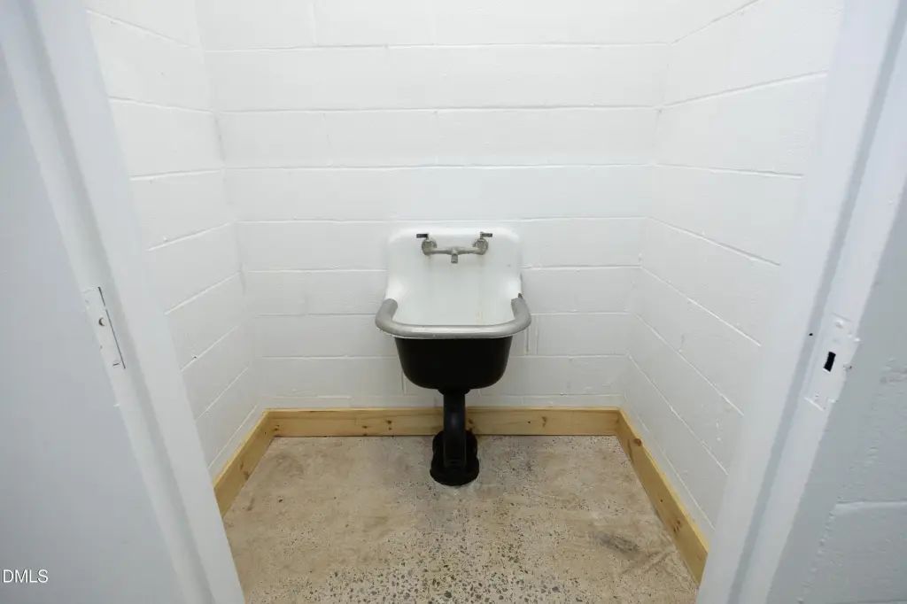 Picture 10
