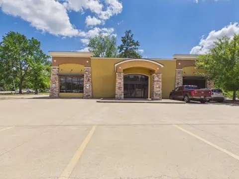 Occupied Office Building with NNN Leases